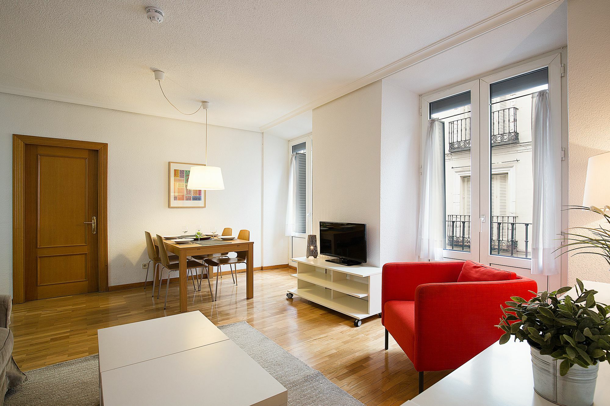 Apartamentos San Lorenzo 26 Madrid Eksteriør bilde